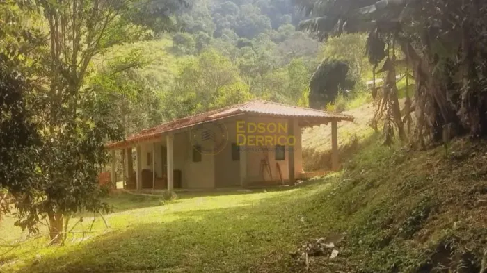 Chácara com 3 Quartos, Pouso Frio - Taubaté