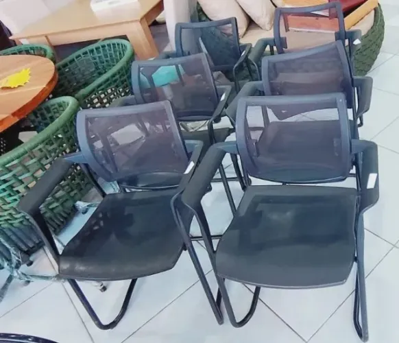 Cadeira de Escritorio Fixa c/ Encosto respiravel R$180,00 cada