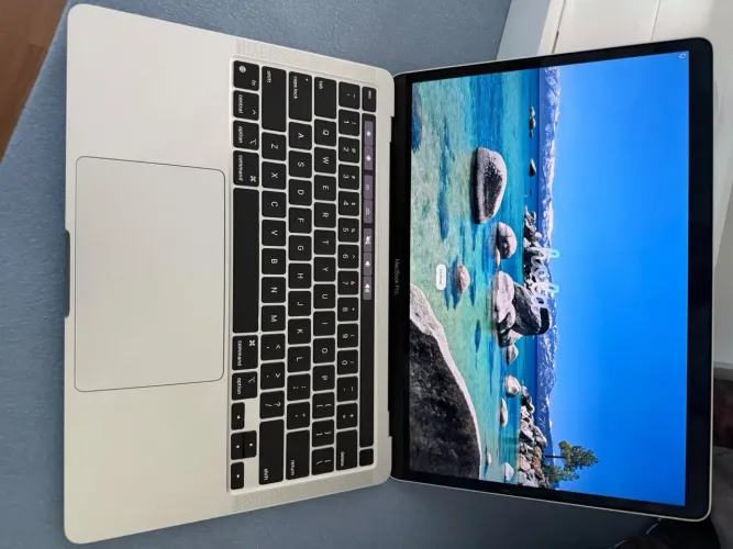 Vendo MACBOOK NOVO