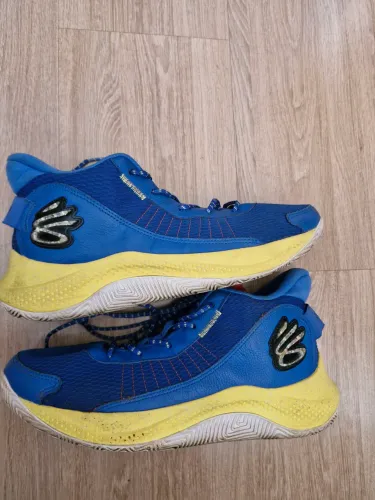 Curry 3z7 tamanho 47 NOVO