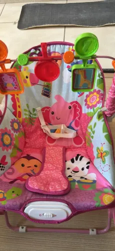 Cadeirinha de balanço e atividade