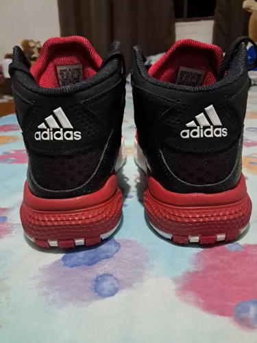 Botinha Adidas Original.