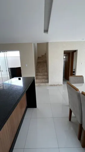 ALUGA-SE CASA POR TEMPORADA EM CONDOMÍNIO FECHADO EM AREMBEPE