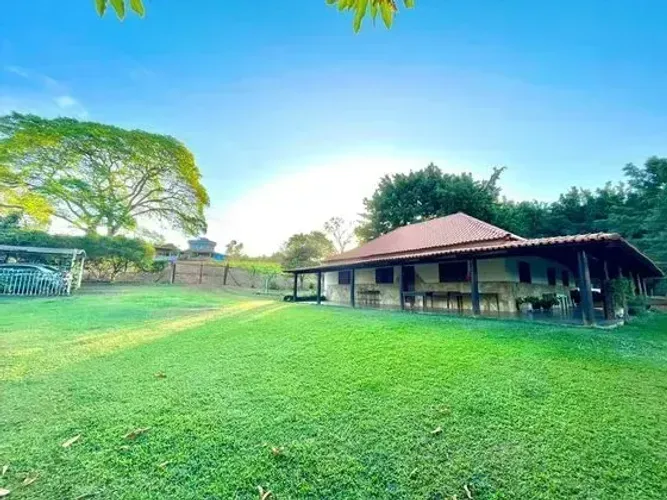 Chácara à Venda com 20.000 m² no Privê das Oliveiras  Completa e Bem Localizada