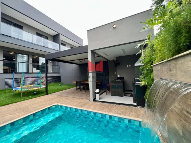 Excelente Casa em Condomínio para Venda localizada no Bairro Trilhas Do Sol, com 3 dormitó