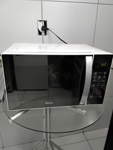 MICRO-ONDAS PHILCO 2OL