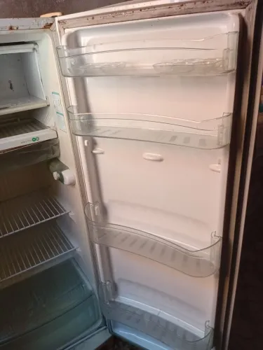 Vendo um refrigerador 300 consul