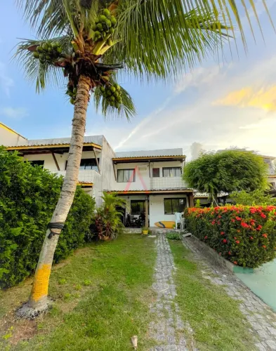 Casa ampla 4/4 em Stella Maris, 250m da praia, com áreas, piscina, área gourmet