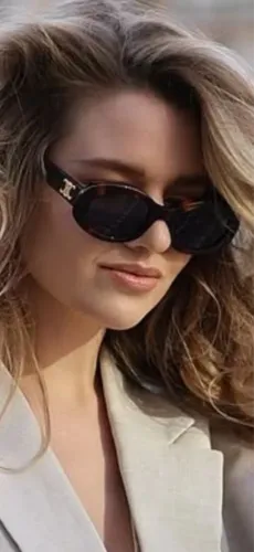 Óculos de sol,  marca Celine, modelo Triomphe CL40194U em acetato