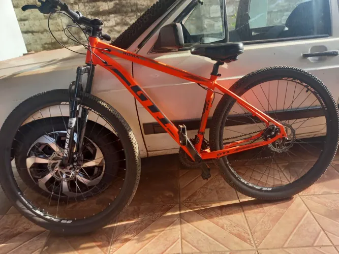 Bike aro 29 semi nova 