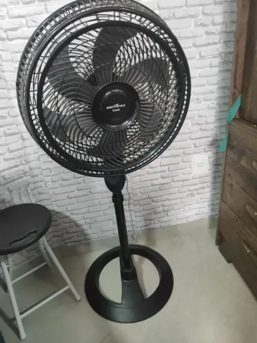 Ventilador de coluna Britânia Turbo