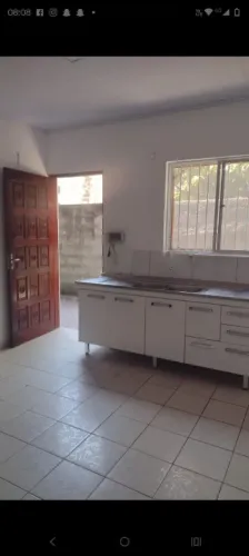 Aluga-se casa 2 cômodos
