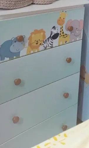 Conjunto roupeiro e cômoda infantil tema safari 