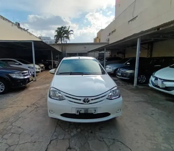 Toyota Etios XS Sedan 1.5 Flex 16V 4P Mec. 2015