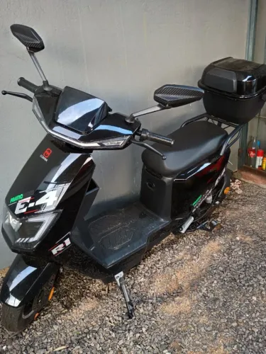 Moto elétrica com pouquíssimo uso Ecoviva Super E-4