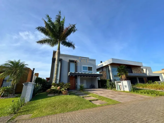 Casa mobiliada com 3 dormitórios, piscina e fundos lago