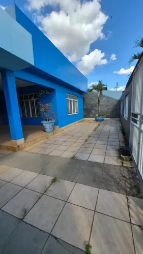 Casa a venda, (meio Sobrado),são 2 quartos, sendo uma suíte, no bairro São João Bosco
