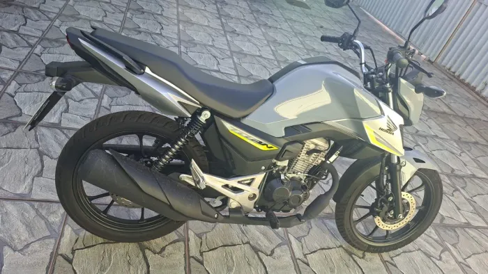 Titan 160