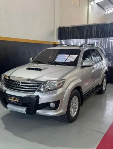 Toyota Hilux SW4 SRV D4-d 4X4 3.0 TDI Dies. AUT 2012