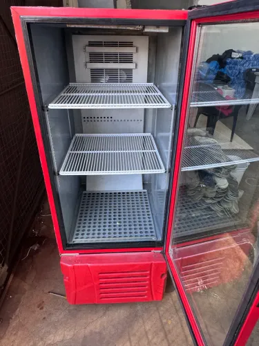 Refrigerador e expositor imbera VRS08 220V