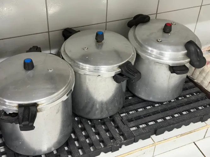 Panela de pressão industrial