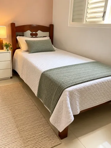 Aproveite / Cama de solteiro + colchão