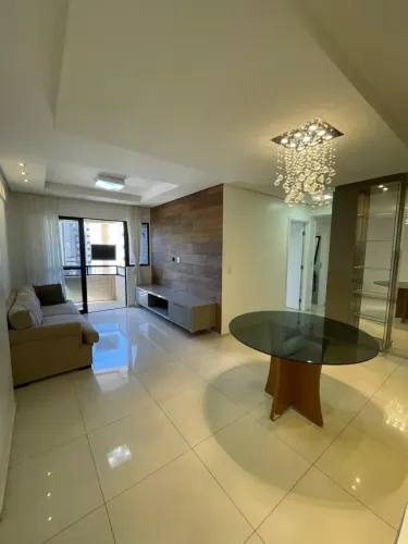 Alugo 2/4 com 80 m2 e closet na Ponta Verde