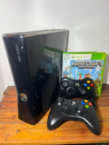Xbox 360 slim completo + 3 jogos