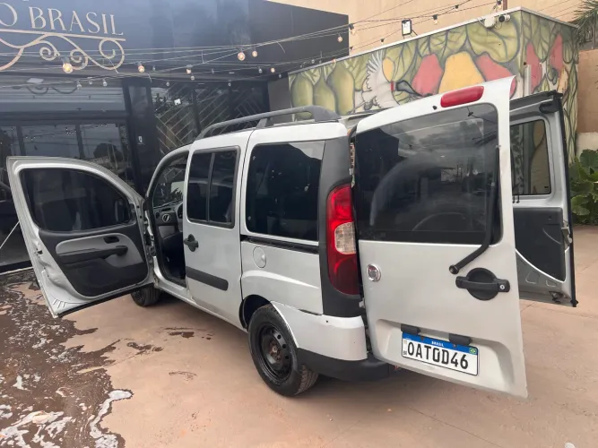 Fiat Doblo Attractive 1.4 Fire Flex 8V 5P 2012