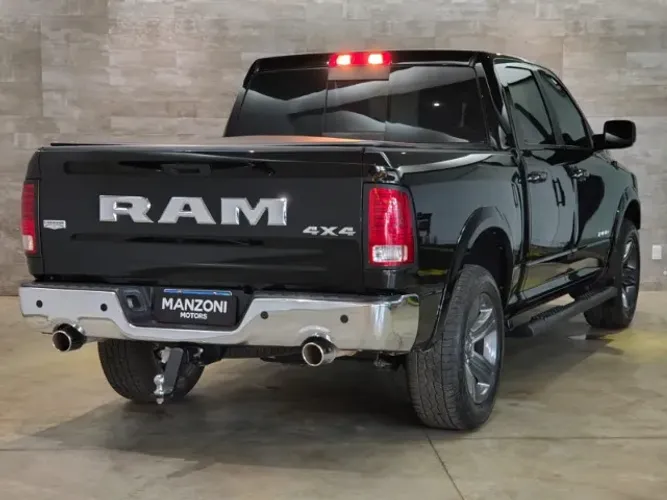 Ram Classic Laramie 5.7 V8 16V Gasolina 4X4 Aut. 2023
