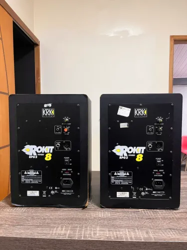 Par monitor KRK Rokit 8