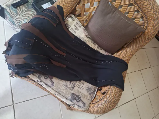 Vestido de festa preto e marrom