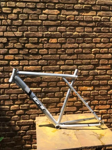 Quadro Bicicleta aro 26 Tamanho 21 GTI Envernizado