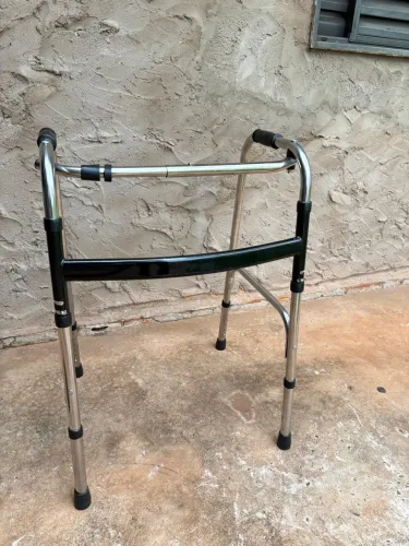 Andador articulado 