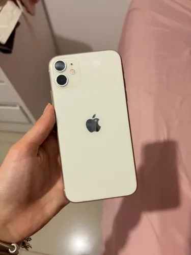 iPhone 11 semi novo