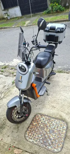 Moto elétrica soma Moto chefe
