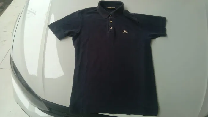 Vendo uma camisa da BURBERRY,London Englan por 100reais