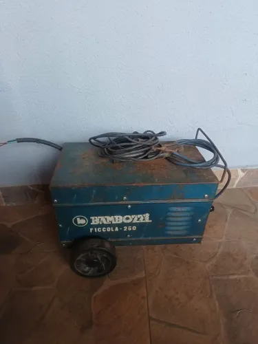 Máquina de solda bambozzi picola 250A