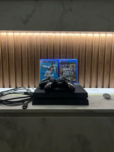 PS4 3 controles+ 3 jogos