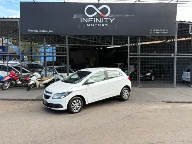 Chevrolet Onix Hatch LTZ 1.4 8V Flex Power Mec. 4P 2015