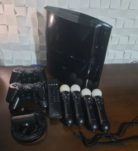 Playstation 3 retrocompatível com 4 controles