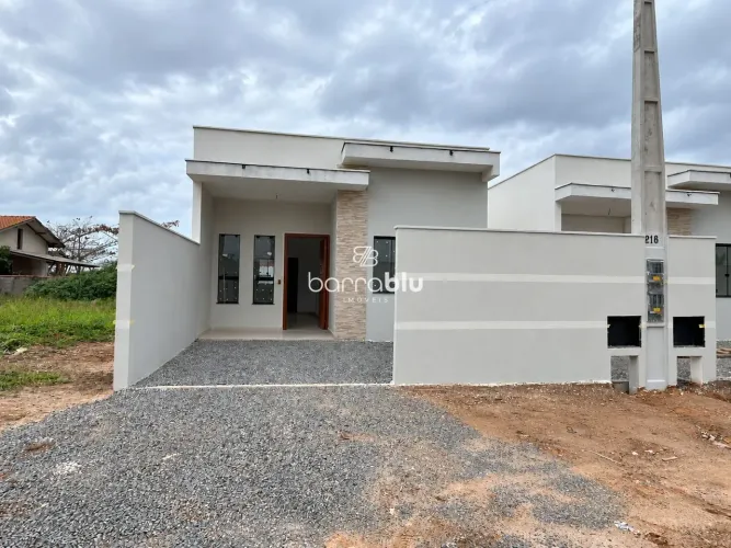 Casa com 2 dormitórios (1 suíte), 61,00m² no bairro Quinta dos Açorianos - Barra Velha/SC.