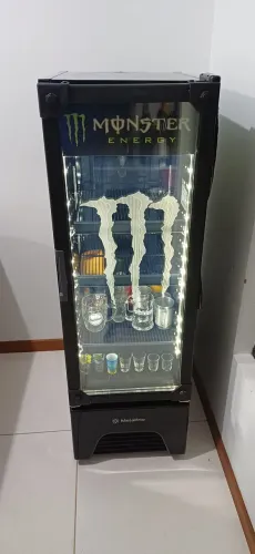 Cervejeira Expositora Geladeira Monster Energy 165 litros