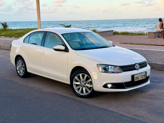 Volkswagen Jetta Comfortline 2.0 T.flex 8V 4P Tipt. 2013