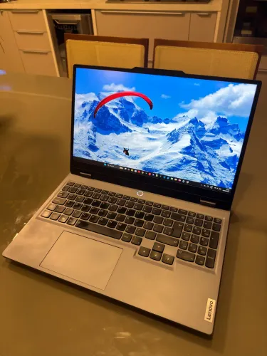 Lenovo LOQ 15IRX9 i7 + RTX 4050 + 64GB RAM Impecável, NF e Caixa
