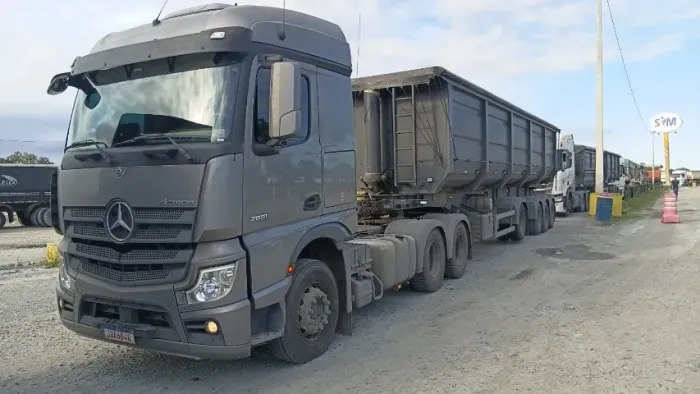 Actros 2651 6x4 2024 + Carreta Basculante 4 eixos Librelato