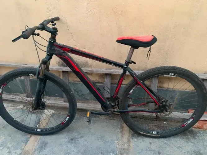 Bike Venzo Falcon Aro 29 com suspensão e freio a disco
