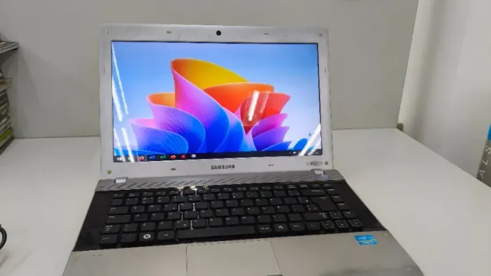 Notebook Samsung RV 420 - I3 2310M / 4GB / Ligando em 3 SEGUNDOS!