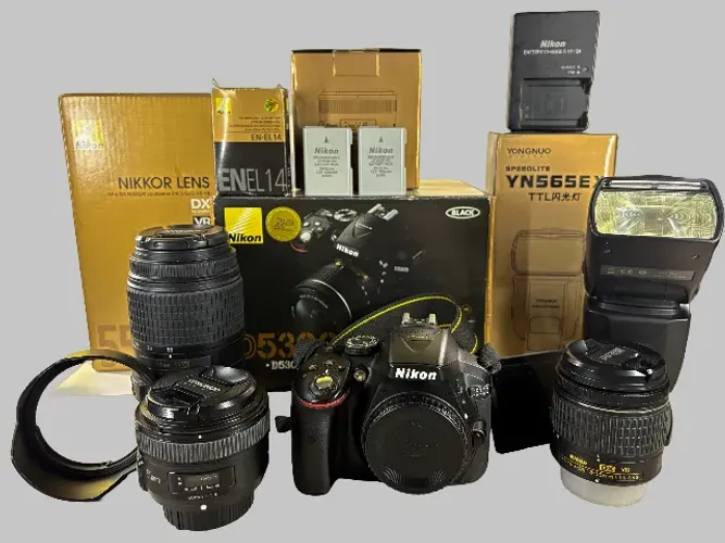 Kit Câmera Nikon D5300 + bateria extra + 3 Lentes + Flash Yongnuo + Bolça