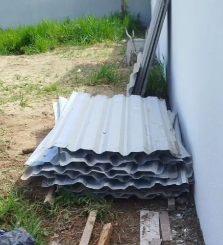 23 telhas de zinco 2,00x1,00m